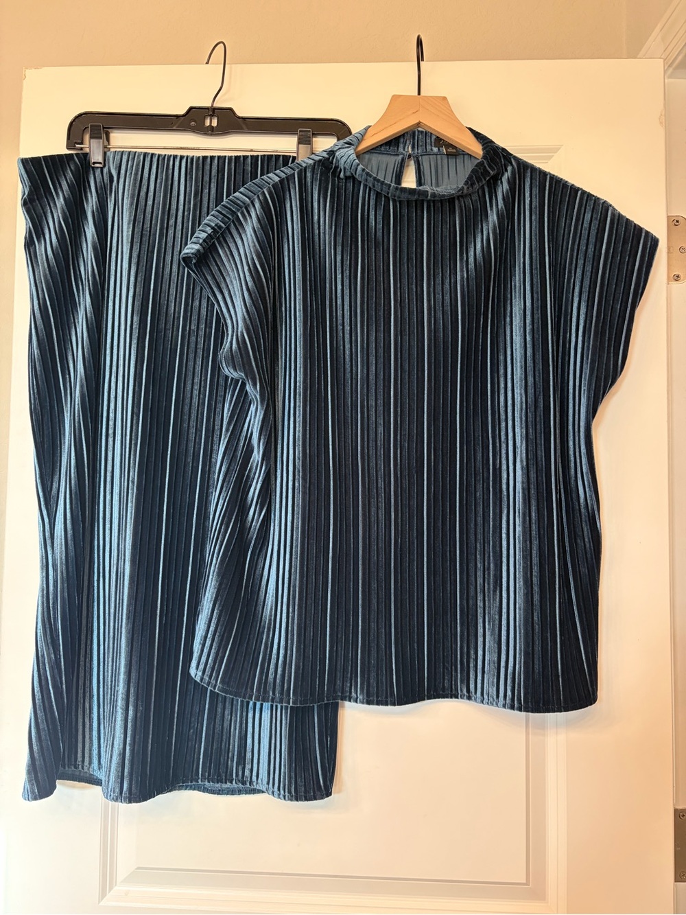 Ann Taylor Factory Teal Velvet Pleated Tunic Top